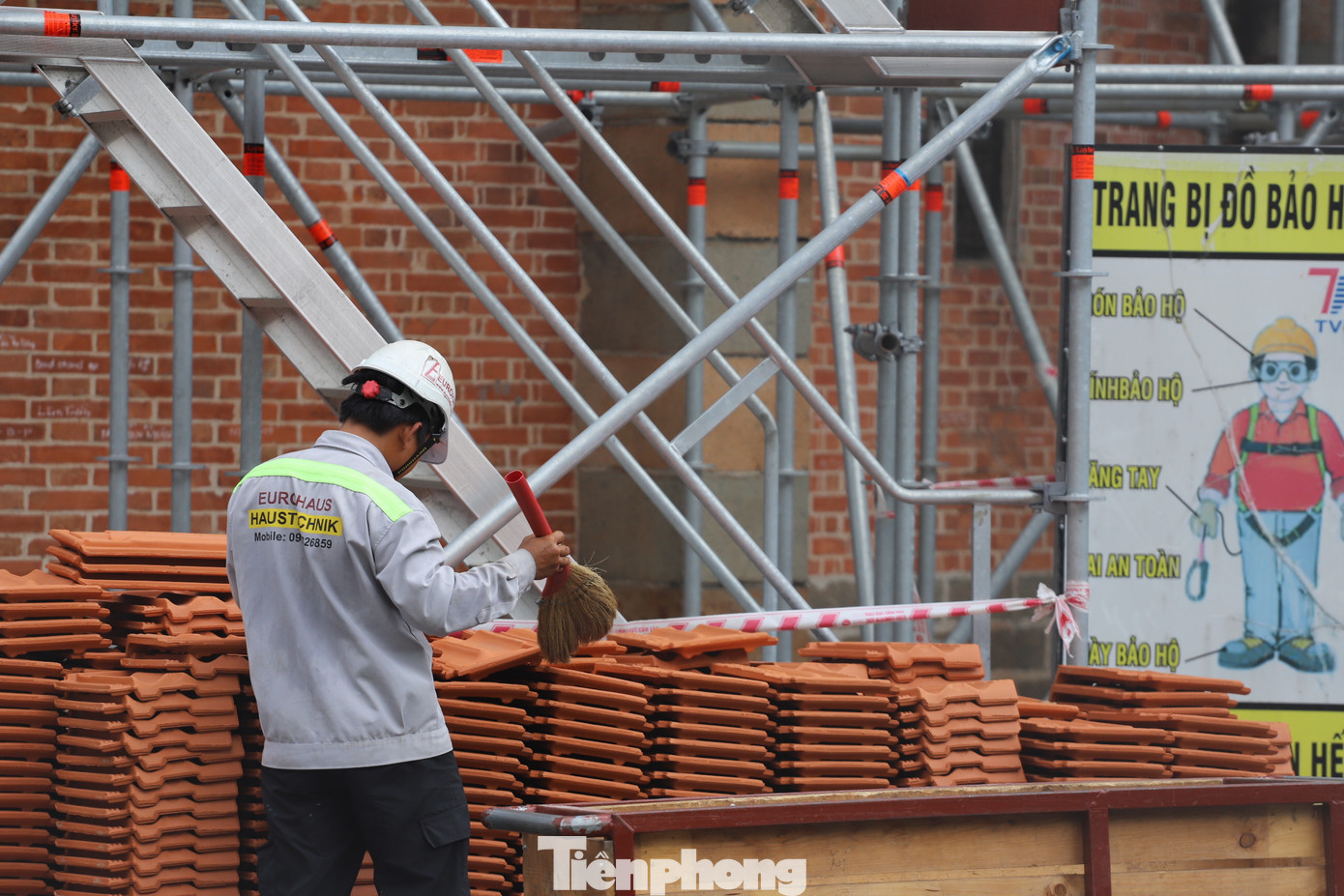 Cận cảnh nhà thờ Đức Bà trùng tu sắp xong ảnh 13