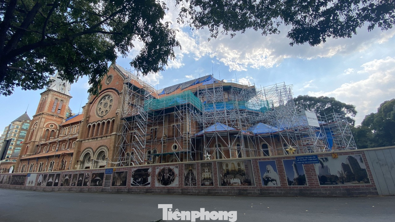 Cận cảnh nhà thờ Đức Bà trùng tu sắp xong ảnh 9