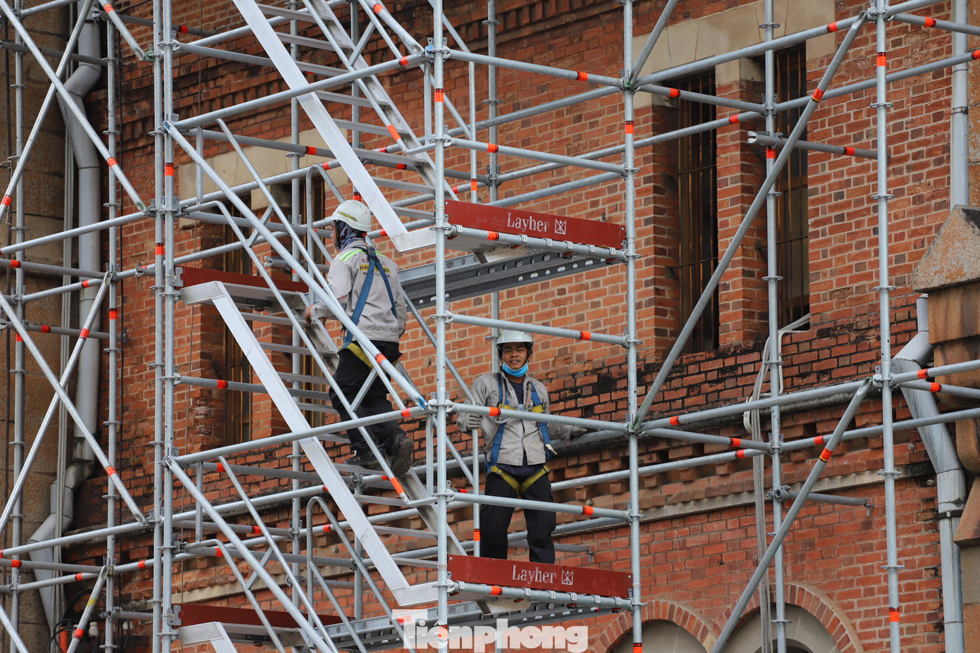 Cận cảnh nhà thờ Đức Bà trùng tu sắp xong ảnh 12