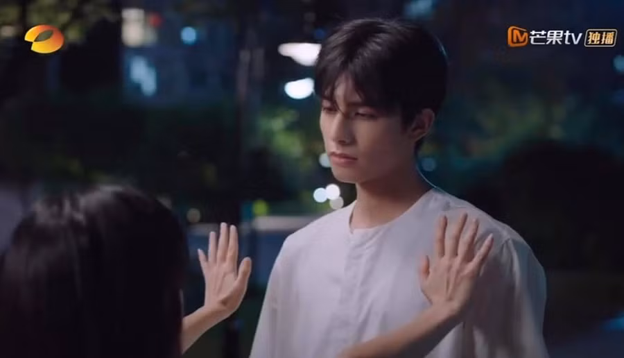 ''Lấy Danh Nghĩa Người Nhà'': Hạ Tử Thu gì cũng giỏi, chỉ không giỏi ''tán gái'' mà thôi ảnh 2