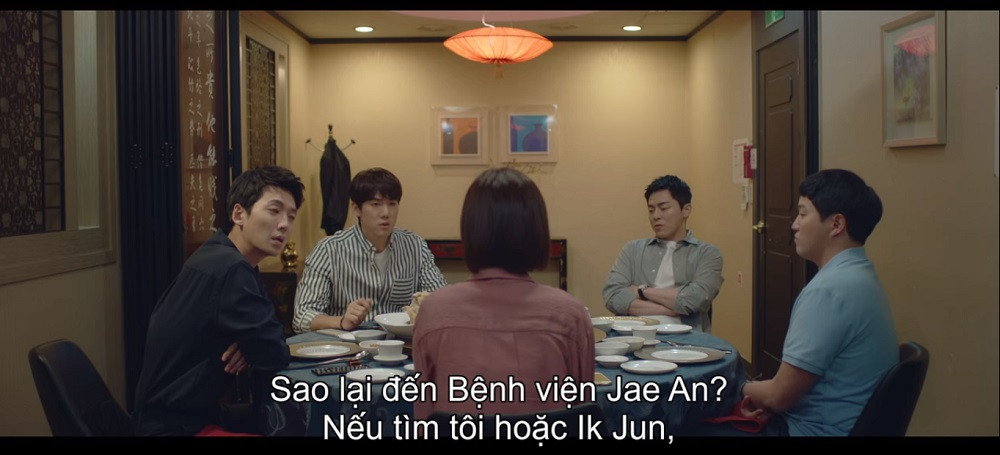 “Hospital Playlist” tập 6: Khi cả hội bạn thân có duy nhất một đứa con gái sẽ như thế nào? ảnh 1