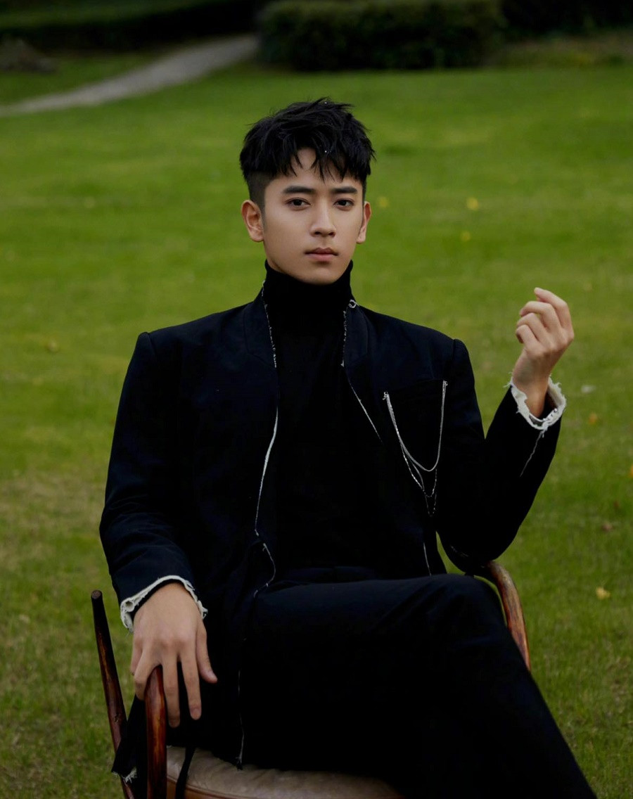 “Mất ngủ” vì dàn nam thần trong “Hữu Phỉ”: Lên phim siêu ngầu, ngoài đời siêu soái ảnh 5