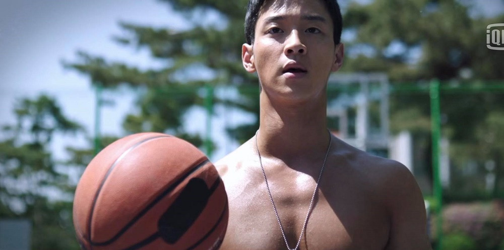 “Search” lên sóng: Krystal siêu ngầu trong khi Jang Dong Yoon khoe body không thể rời mắt ảnh 4