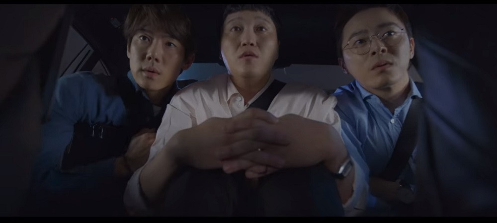 Hội fangirl của BTS “chiếm sóng” cả “Hospital Playlist” ảnh 7