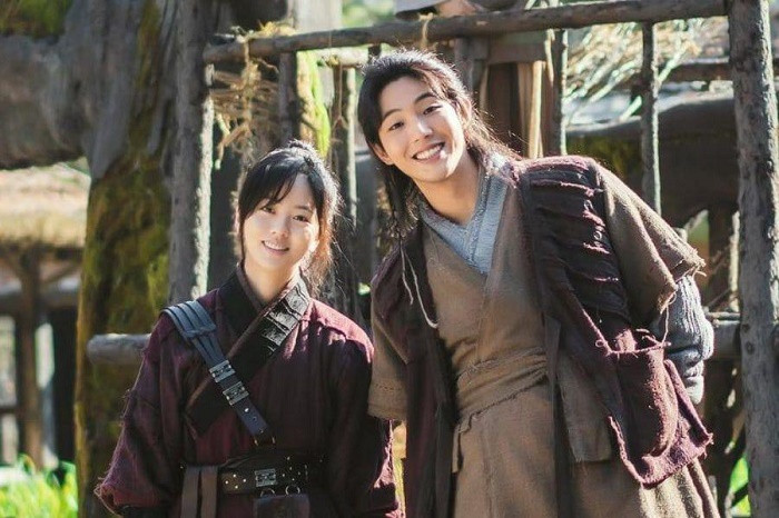 “Sông Đón Trăng Lên“: Ji Soo ngừng ghi hình vì bê bối, Kim So Hyun sẽ sánh đôi tình mới? ảnh 1