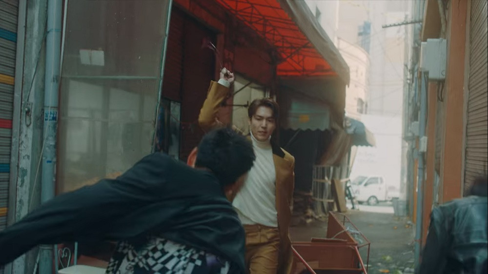 Và lâu rồi khán giả cũng mới được thấy lại những pha hành động của Lee Min Ho Quân vương Lee Min Ho cuối cùng cũng đã hành động khiến “crush” ngây người vì ngạc nhiên ảnh 9