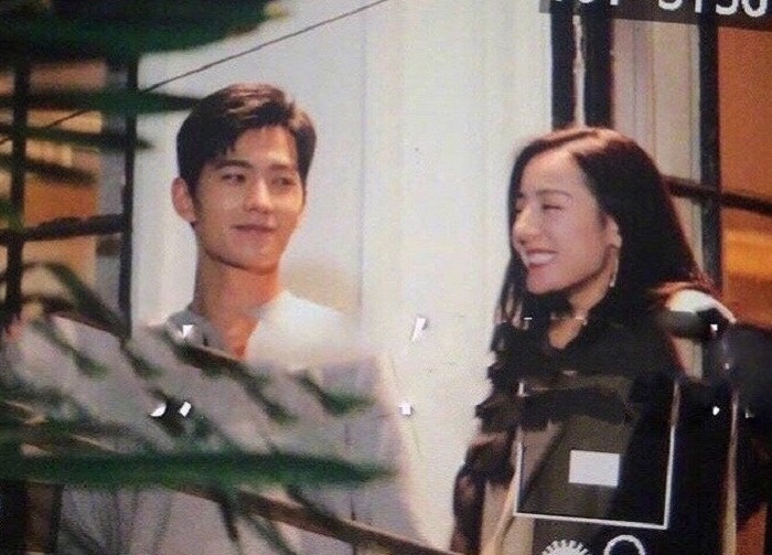 Dương Dương và Địch Lệ Nhiệt Ba trong phân cảnh quay Dương Dương - Nhiệt Ba “phát đường” trong ngày đóng máy “Em Là Niềm Kiêu Hãnh Của Anh“ ảnh 3