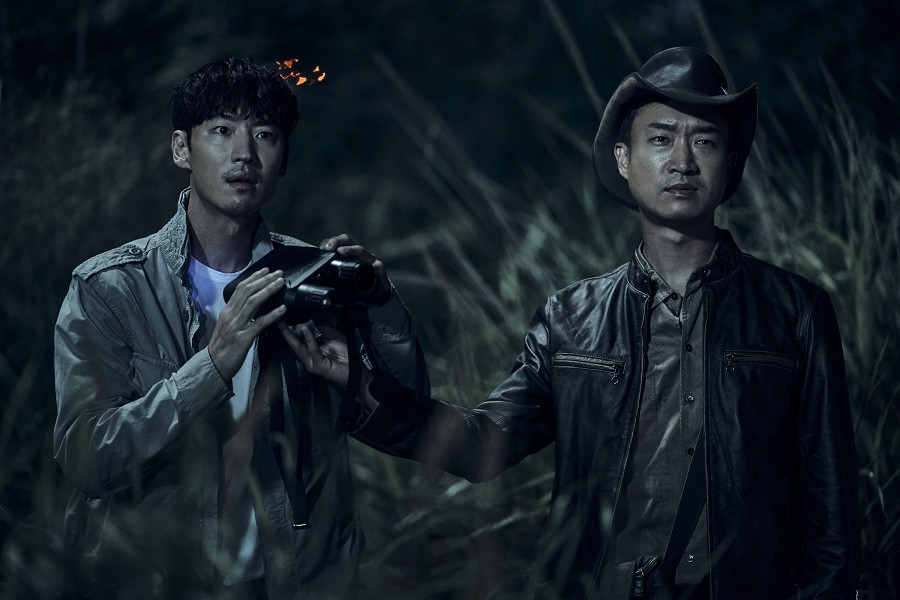 “Kẻ Săn Mộ“: Bộ phim dẫn đầu lượng đặt vé tại Hàn trong tháng 11 sắp ra mắt khán giả Việt ảnh 2