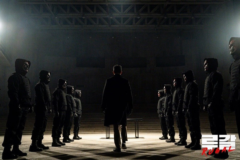 "Tổ chức RUGAL": Chỉ tập trung vào các cảnh hành động mãn nhãn thôi liệu có đủ? ảnh 3