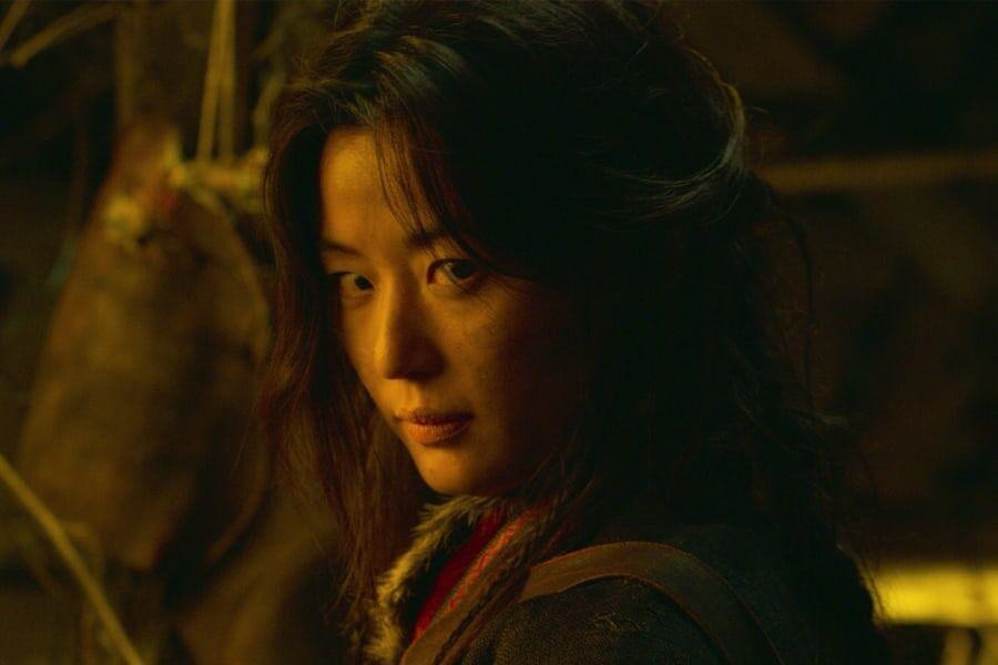 Không phải Joo Ji Hoon, nhân vật này sẽ sánh vai cùng Jun Ji Hyun ở ngoại truyện “Kingdom“ ảnh 1