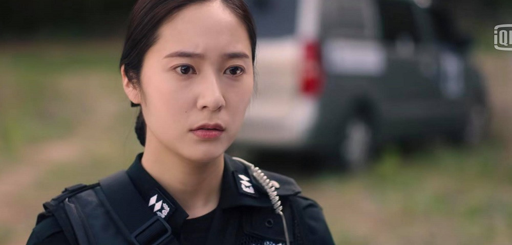 “Search” lên sóng: Krystal siêu ngầu trong khi Jang Dong Yoon khoe body không thể rời mắt ảnh 3