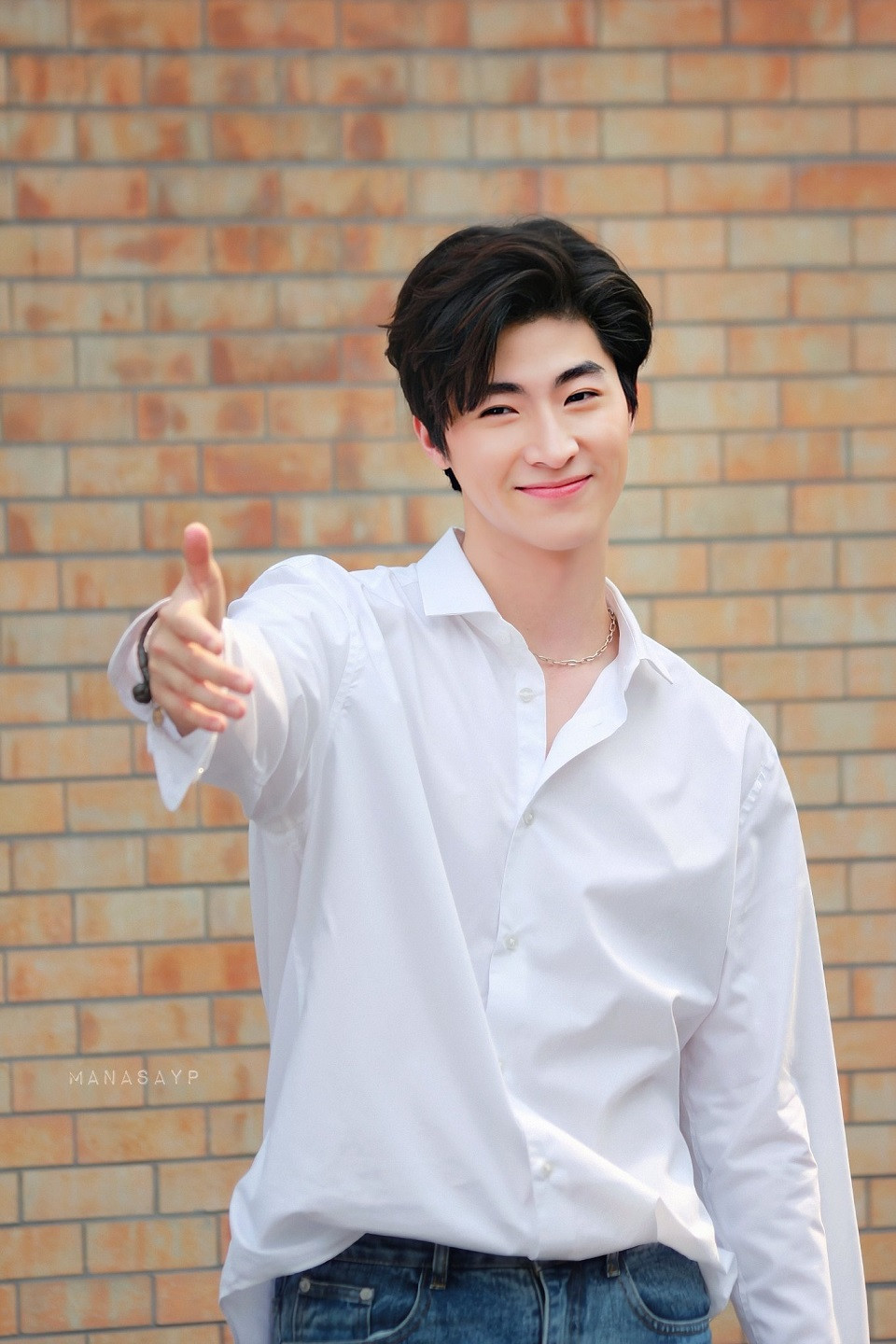 Nam thần Push Puttichai khiến fan ''gục ngã'' khi trở lại với “Mùa Hè Của Hồ Ly" bản Thái ảnh 2