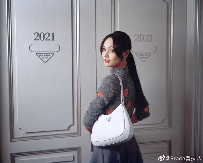 Số “nhọ” như Prada: Hết Chanyeol, Irene đến Trịnh Sảng vừa làm đại diện thì vướng phải “scandal” ảnh 4