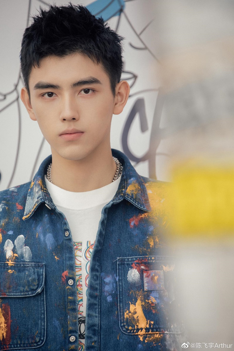 Hình ảnh Trần Phi Vũ lúc nhỏ được chia sẻ rầm rộ, netizen trầm trồ vì màn dậy thì thành công ảnh 6