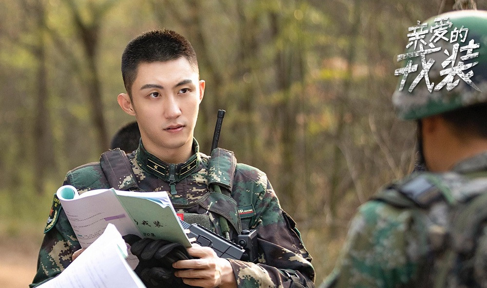 Hậu trường “Quân Trang Thân Yêu“: Hoàng Cảnh Du và Lý Thấm bên nhau đẹp đôi không ngờ ảnh 3