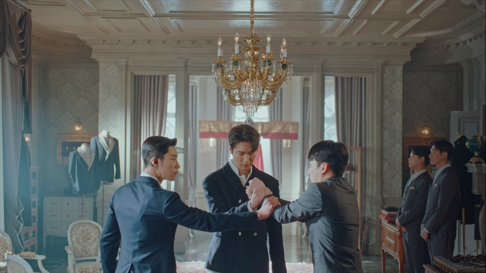 Toàn bị “crush” phớt lờ, Quân vương Lee Min Ho thôi hãy về với Woo Do Hwan đi! ảnh 4