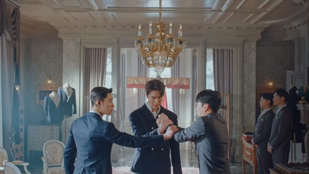 Toàn bị “crush” phớt lờ, Quân vương Lee Min Ho thôi hãy về với Woo Do Hwan đi! ảnh 4