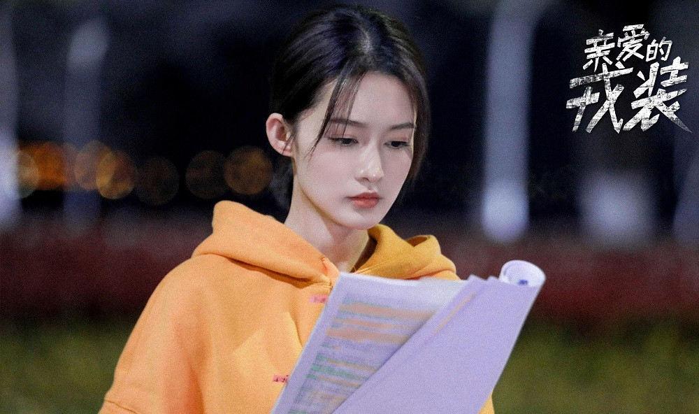 Hậu trường “Quân Trang Thân Yêu“: Hoàng Cảnh Du và Lý Thấm bên nhau đẹp đôi không ngờ ảnh 4