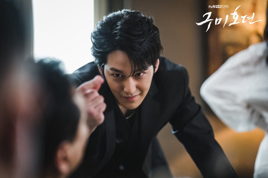 “Tale Of The Nine Tailed“: Vừa mở màn, anh em Kim Bum - Lee Dong Wook đã đánh nhau ra trò ảnh 3