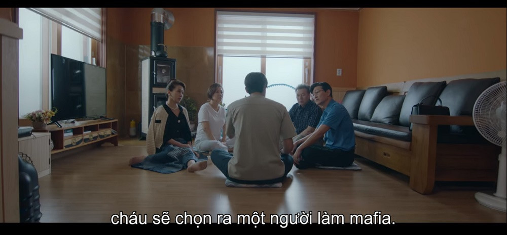 “Hospital Playlist” tập 5 gây bối rối khi chủ tịch và viện trưởng cùng chơi... ma sói ảnh 1