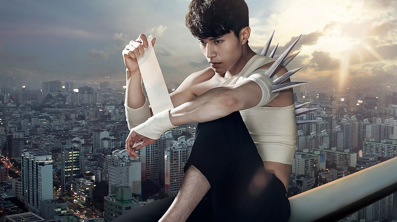 Những "bảo bối" ăn tiền, giúp fan nhớ ngay những vai diễn của Lee Dong Wook ảnh 2