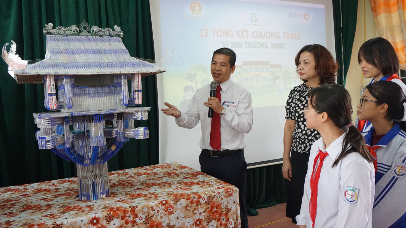 Độc đáo những mô hình làm từ... bút bi đã qua sử dụng ảnh 1