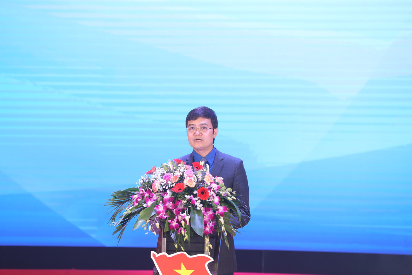 Vinh danh 99 nhà giáo trẻ tiêu biểu ảnh 1