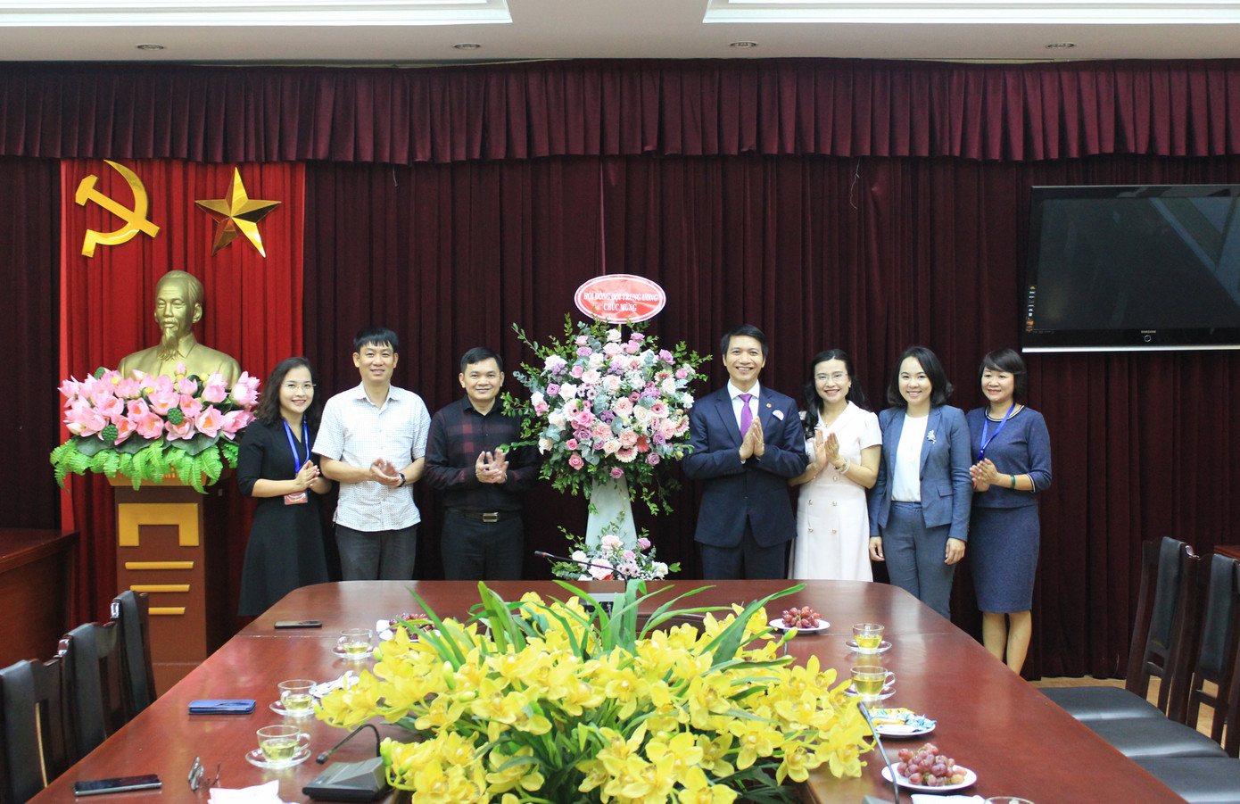 T.Ư Đoàn chúc mừng Ngày Nhà giáo Việt Nam ảnh 1