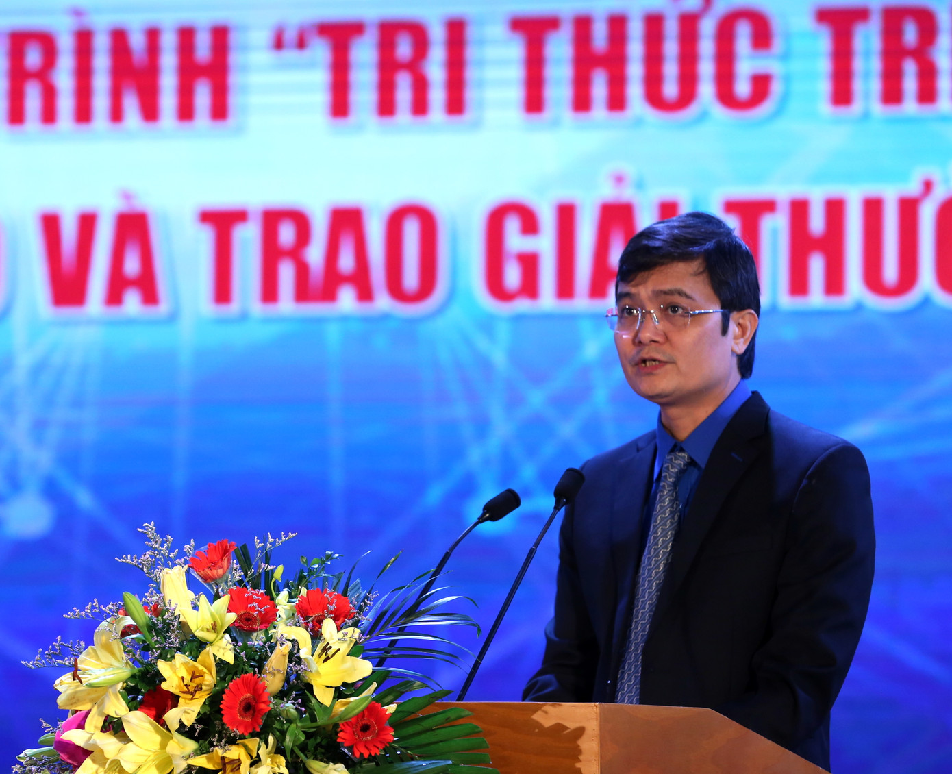 Anh Bùi Quang Huy, Bí thư T.Ư Đoàn, Chủ tịch T.Ư Hội SVVN cho biết chương trình Tri thức trẻ vì giáo dục năm 2020 có sự vượt bậc cả về số lượng và chất lượng. Ảnh: Bảo Anh 3 công trình tiêu biểu vì giáo dục nhận giải thưởng 100 triệu đồng ảnh 1