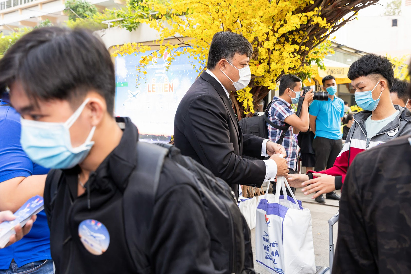 “Mẹ ơi, Tết này con sẽ về!”: Tết thực sự đến khi ta được về nhà ảnh 2
