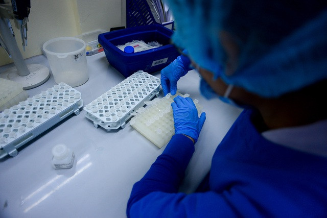 Bác sĩ tiếp xúc với bệnh nhân COVID-19 “khai gian”, cả bệnh viện khốn đốn ảnh 1