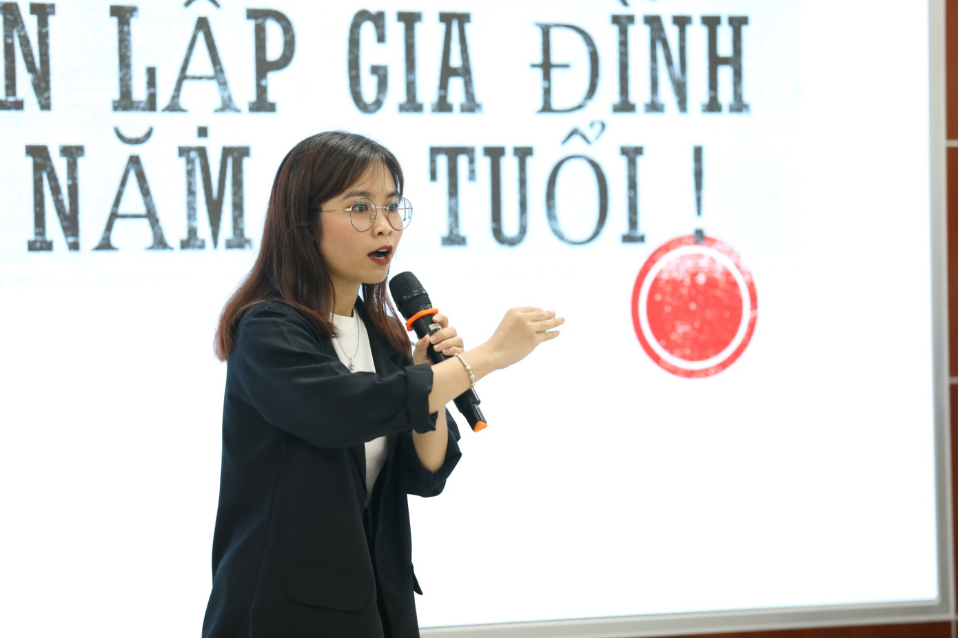 Những đặc điểm nhận diện sinh viên đại học song ngữ - quốc tế ảnh 1