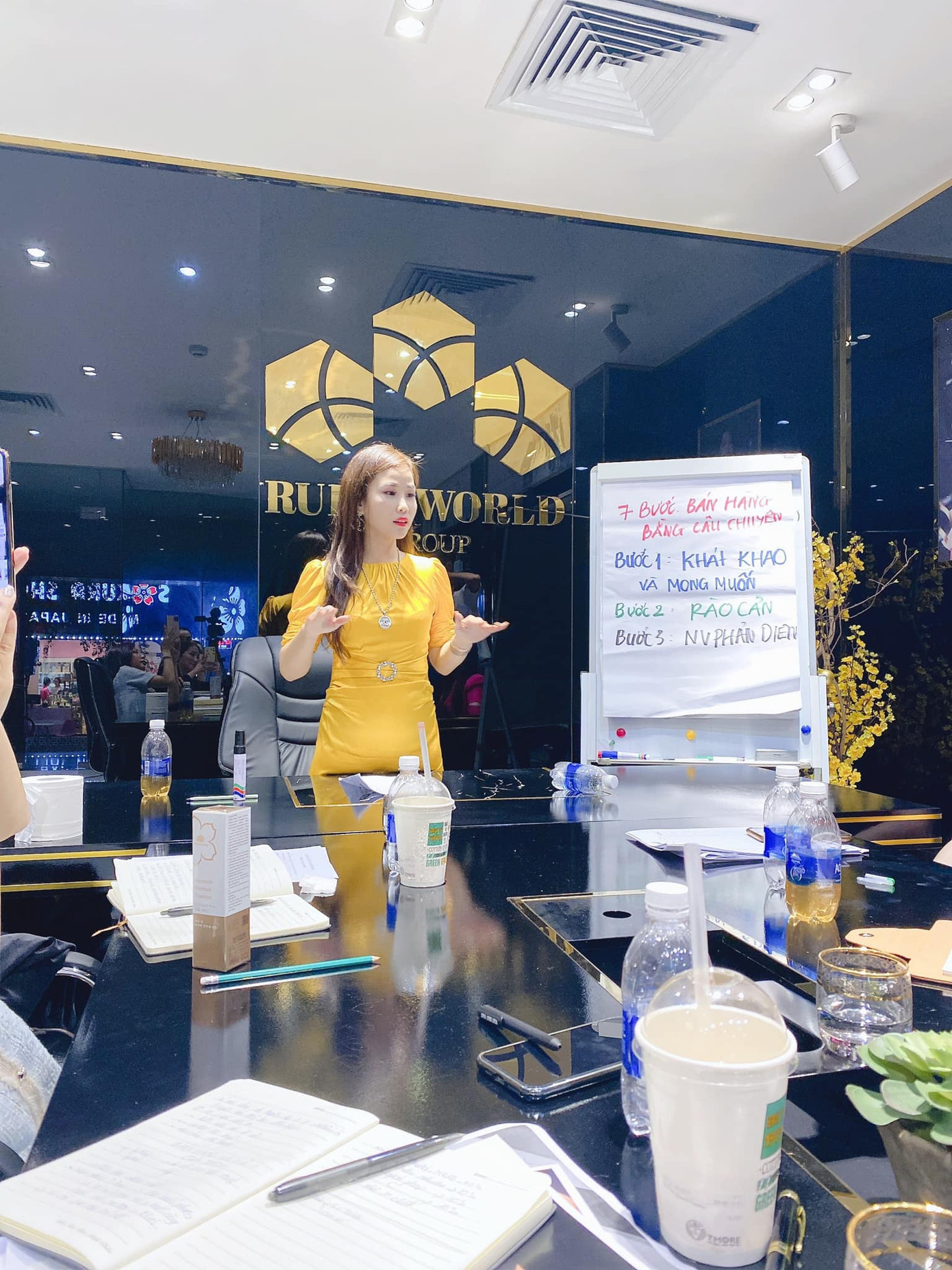 Học lỏm tuyệt chiêu để có da đẹp đồ xinh tại Hằng Trần Shop ảnh 5