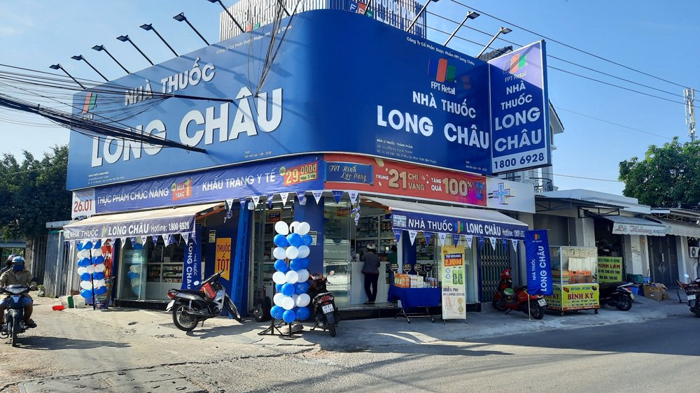 Hệ thống nhà thuốc FPT Long Châu tặng gần 3 triệu khẩu trang cho khách hàng đón Tết an toàn ảnh 1