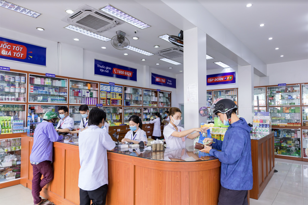 Hệ thống nhà thuốc FPT Long Châu tặng gần 3 triệu khẩu trang cho khách hàng đón Tết an toàn ảnh 3