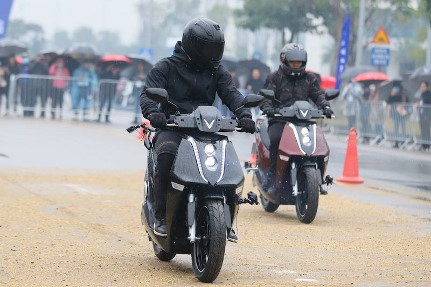 Feliz và Theon – bộ đôi xe máy điện đáng mua nhất năm ảnh 2