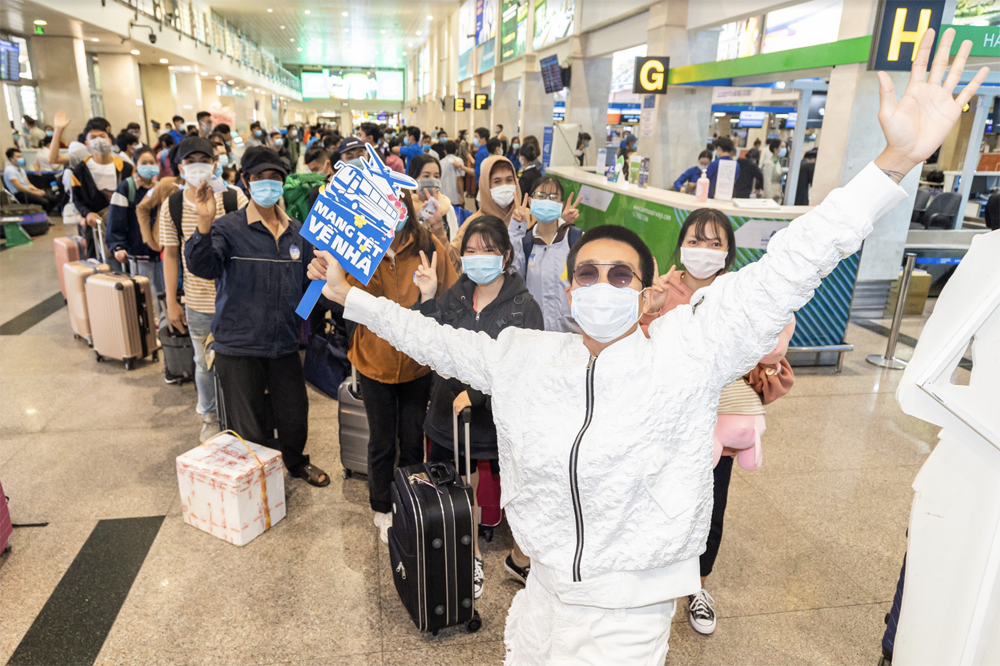 Wowy, Karik, Lăng LD - Ba đại sứ cùng dàn sao “mang Tết về nhà” xuân này! ảnh 3