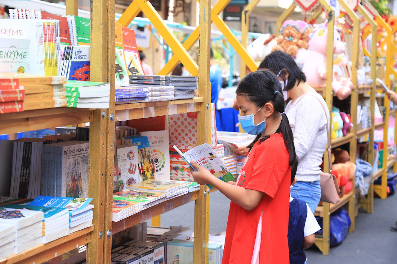 Lễ hội Đường sách Tết 2021: Vinamilk mang món quà sức khỏe cho Tết an khang ảnh 3