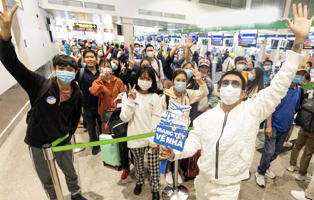 Wowy, Karik, Lăng LD - Ba đại sứ cùng dàn sao “mang Tết về nhà” xuân này! ảnh 1