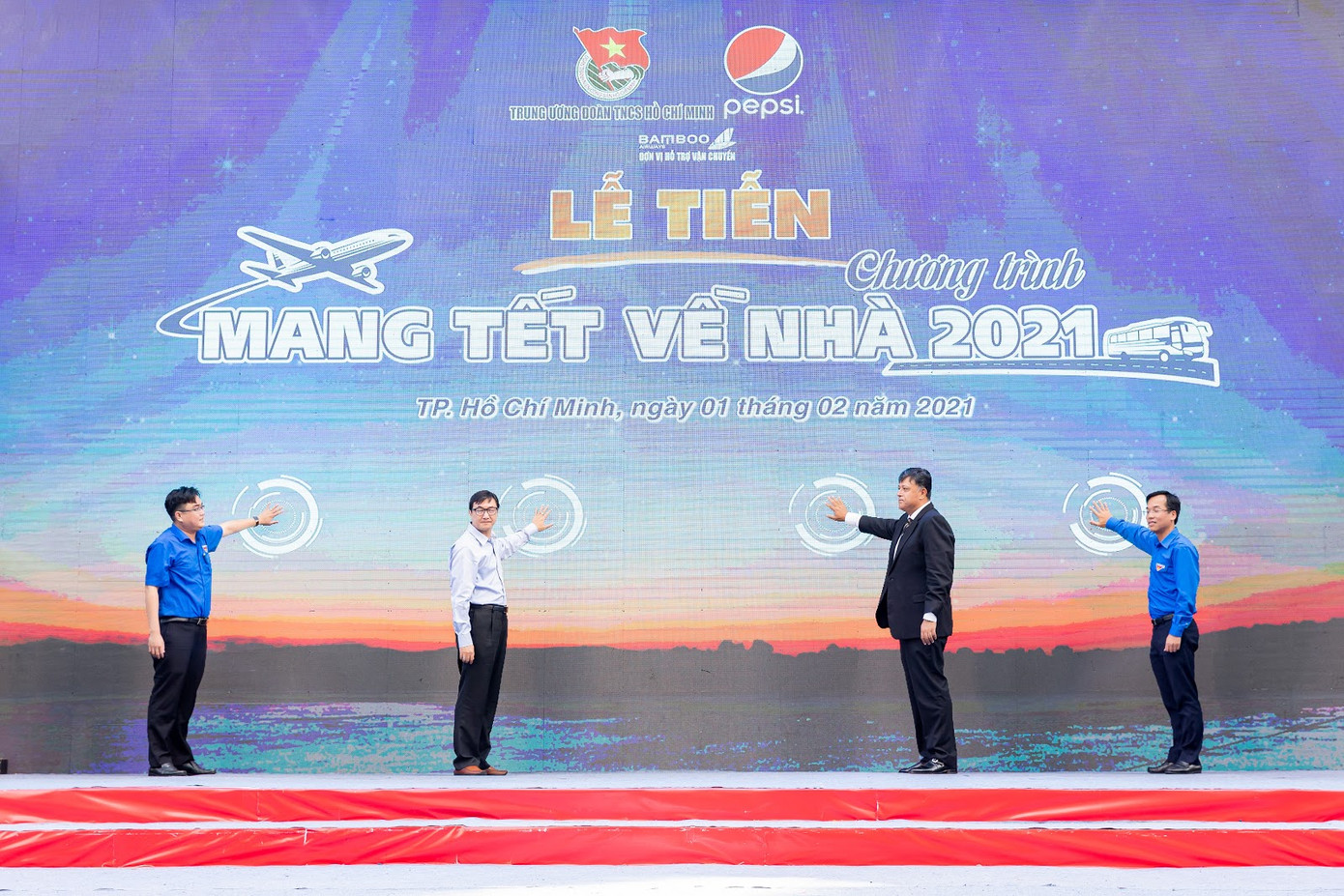 “Mẹ ơi, Tết này con sẽ về!”: Tết thực sự đến khi ta được về nhà ảnh 4