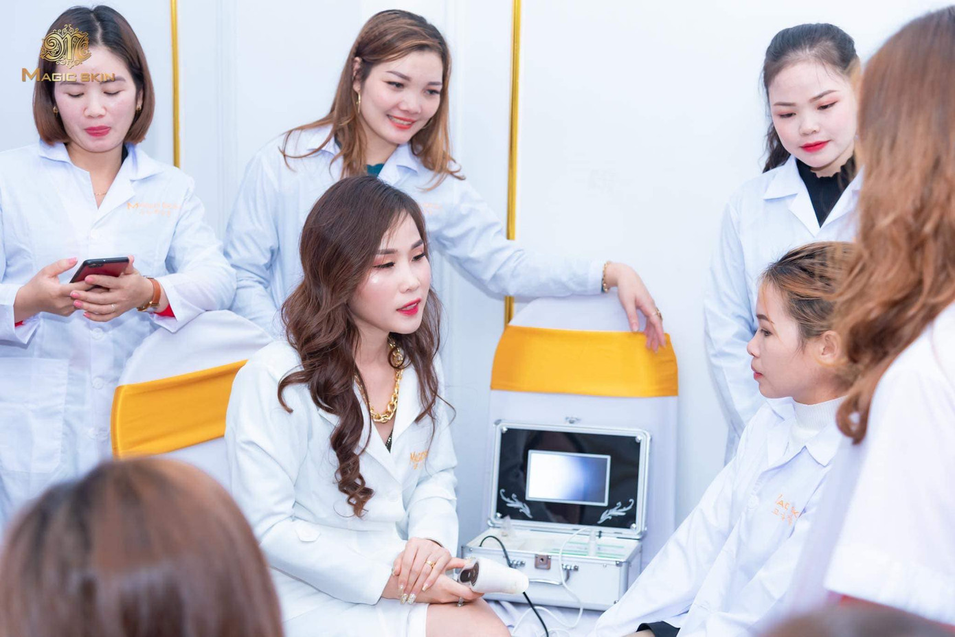 Học lỏm tuyệt chiêu để có da đẹp đồ xinh tại Hằng Trần Shop ảnh 3