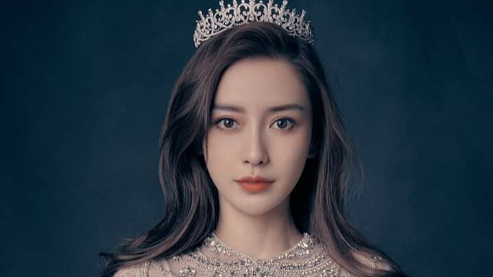 “Đại công chúa” Dior Angela Baby xinh đẹp rạng ngời trên bìa ELLE Trung tháng 8 ảnh 3