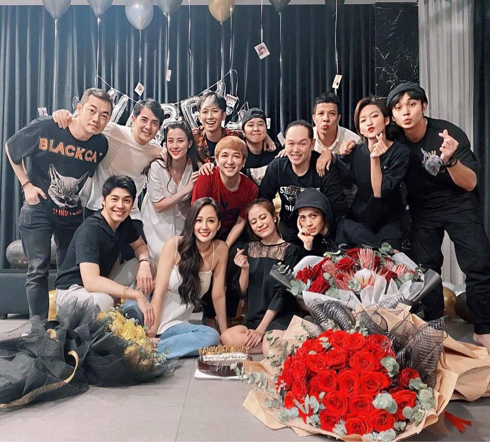 “Thả rông” khoác vét ra sân bay: Quỳnh Thư khiến người đối diện “đỏ mặt“ ảnh 17