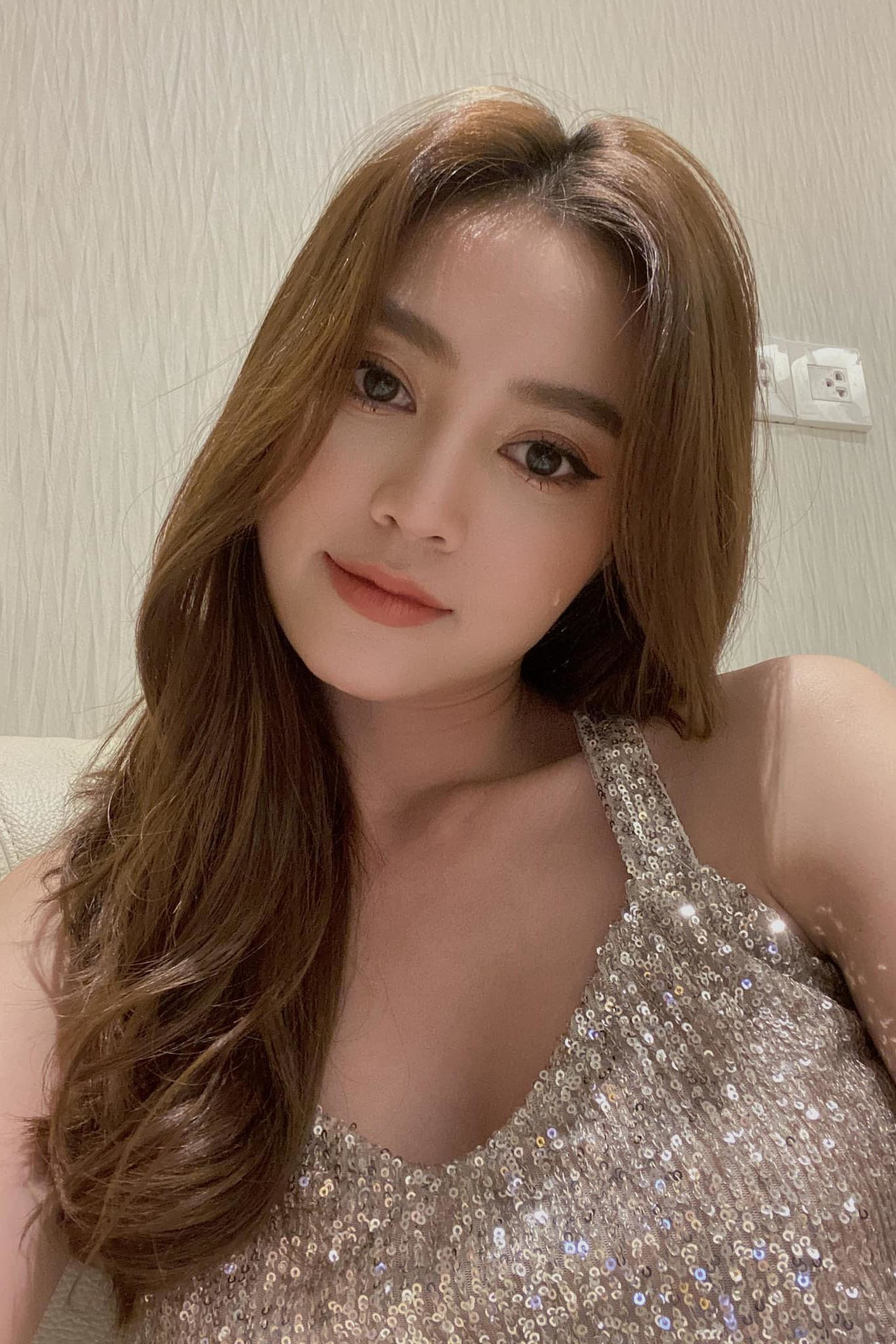 Showbiz 30/6: Hậu ly hôn, Bảo Ngọc vui vẻ bên gia đình, Hoài Lâm xuề xòa, xuống sắc ảnh 18