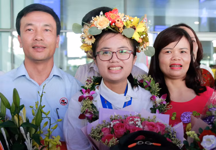 Nữ sinh 2k1 giành HCV Vật lý quốc tế và học bổng 7 tỷ đồng ảnh 2