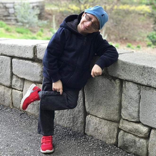 Chàng lùn 28 tuổi cao 86cm, nặng 13kg: Sống lạc quan, tích cực từng ngày, cho dù bệnh tật ảnh 2