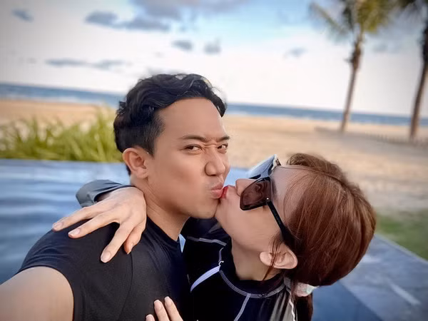 Showbiz 27/7: Hoàng Thùy mặc "bánh bèo" gây tranh cãi, Kaity Nguyễn chủ động cách ly ảnh 8