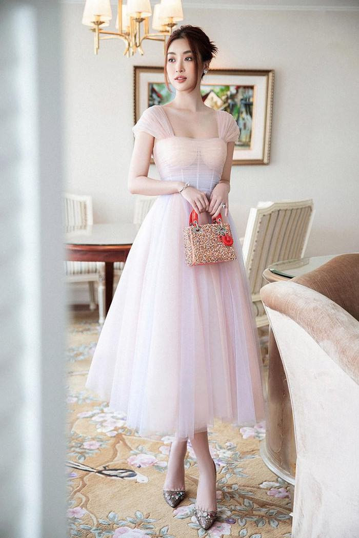 Hoa hậu Việt Nam 2006 nóng bỏng từng centimet ảnh 1