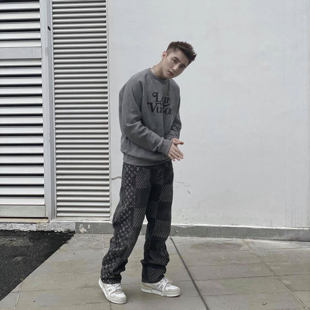 Showbiz 4/8: Ngọc Trinh phỗ diễn đường cong nóng bỏng, BB Trần diện váy xuyên thấu ảnh 8