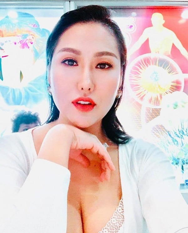 Showbiz 3/7: Chi Pu khoe body, hậu ồn ào với hội chị em; NSND Hồng Vân bị chê kém duyên ảnh 11